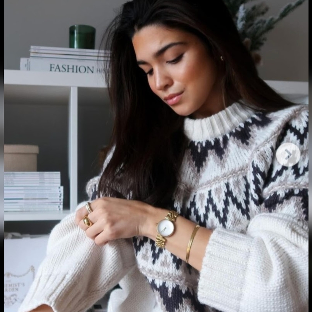🏵️ Jacquard Knit Sweater
